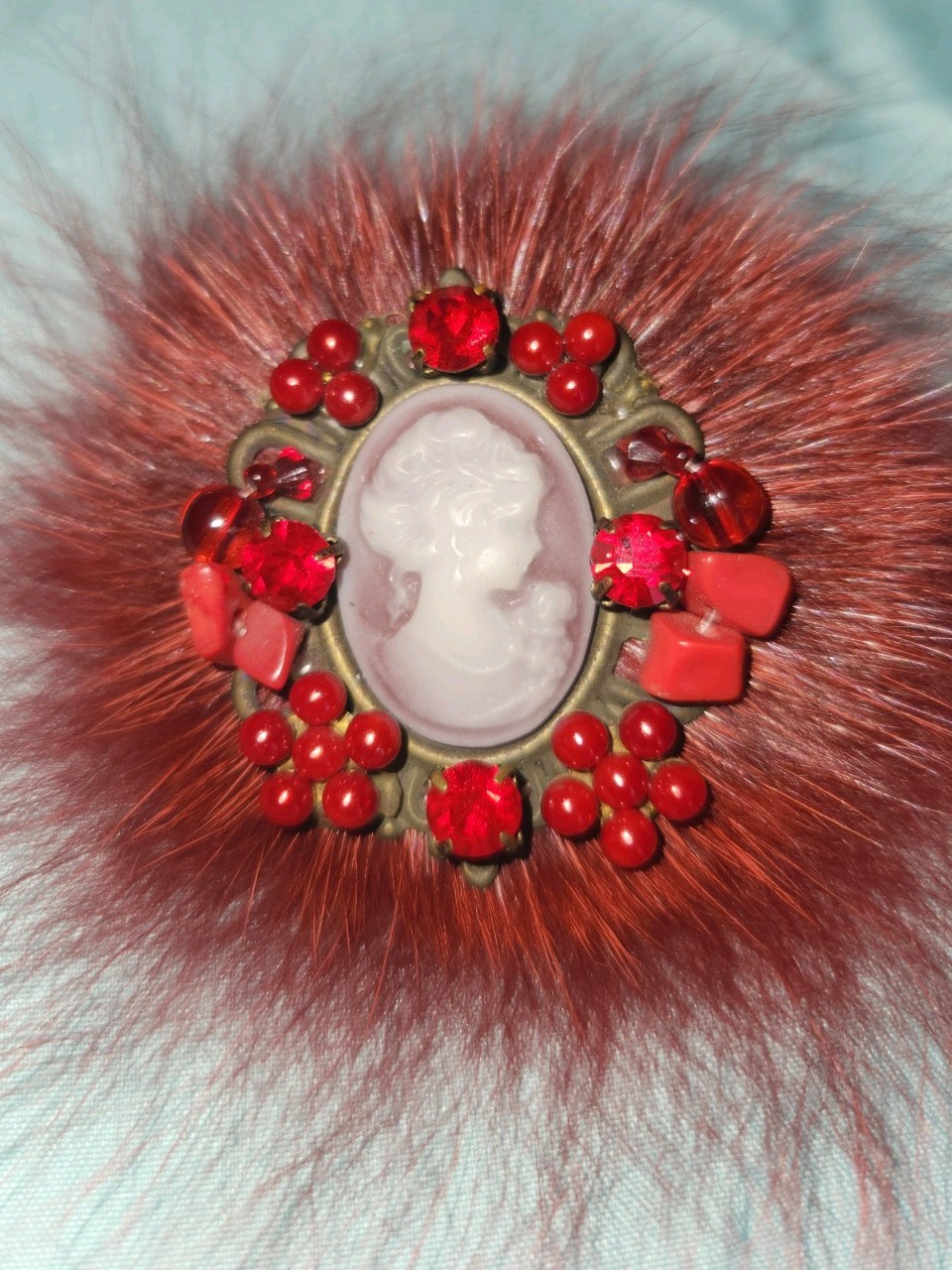Vintage Style Red Cameo Fur Brooch Statement Pin Faux Fur Rhinestone Lady