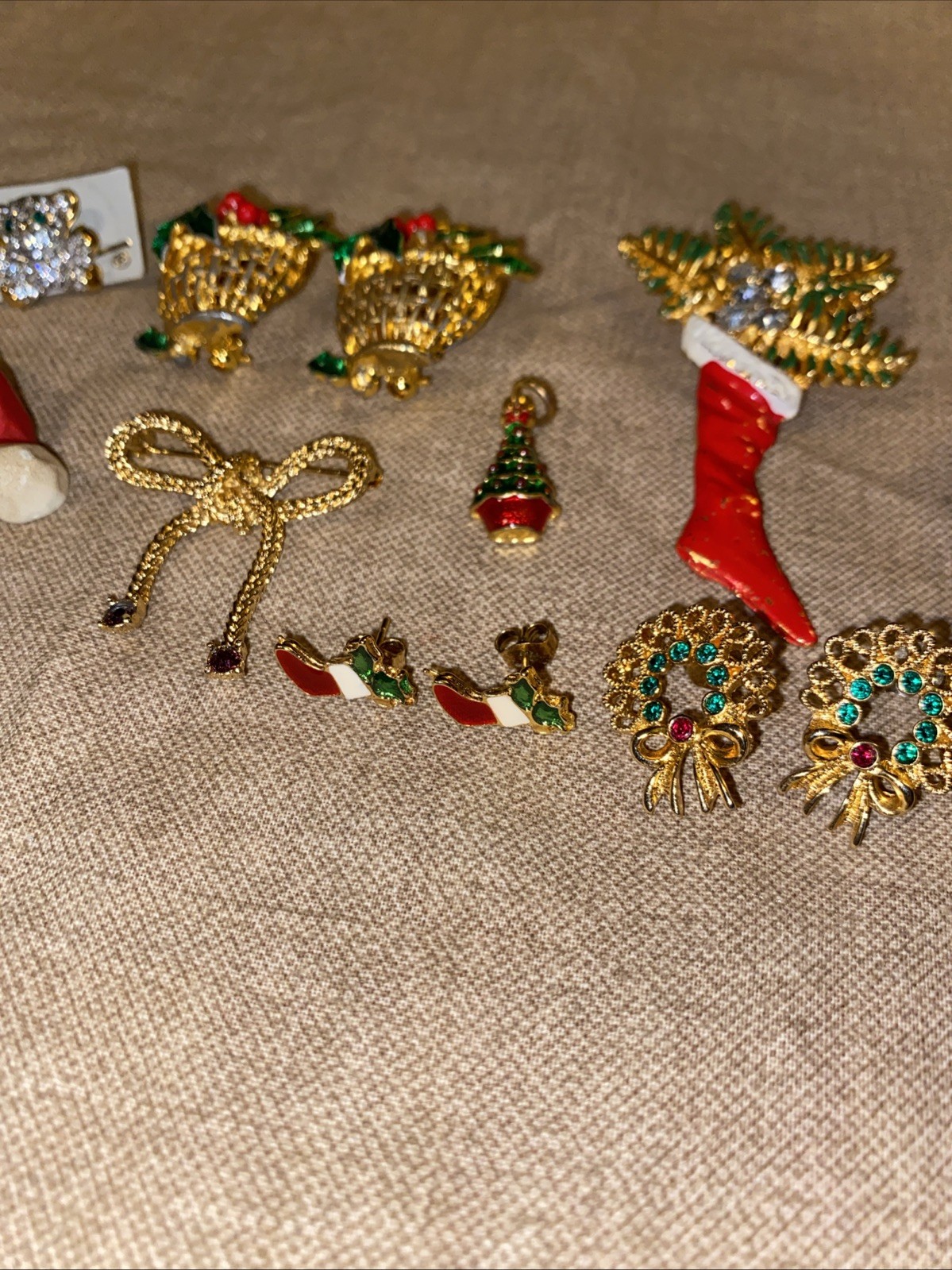 Lot Of 11 Vintage Avon Monet Christmas Costume Jewelry 1960-80’s Pins & Brooches