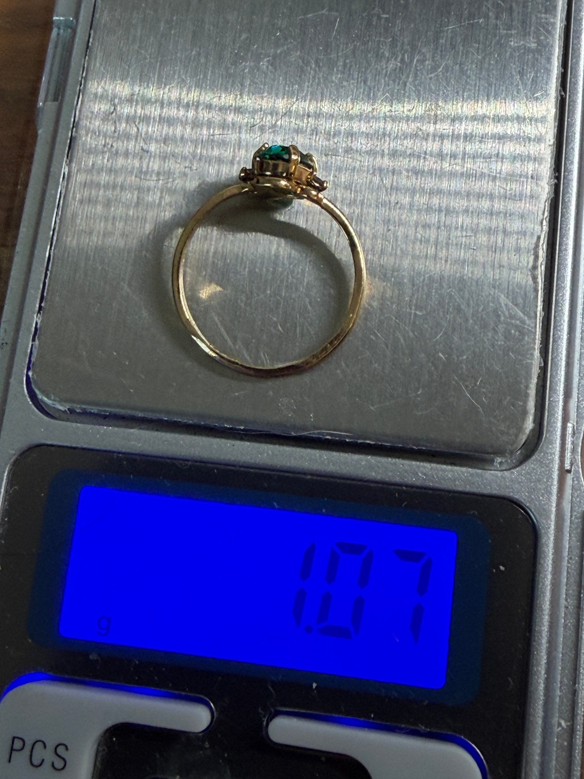 Vintage Simulated Emerald Stamped 18k HGE Ring Size 7 May Birth Stone Green