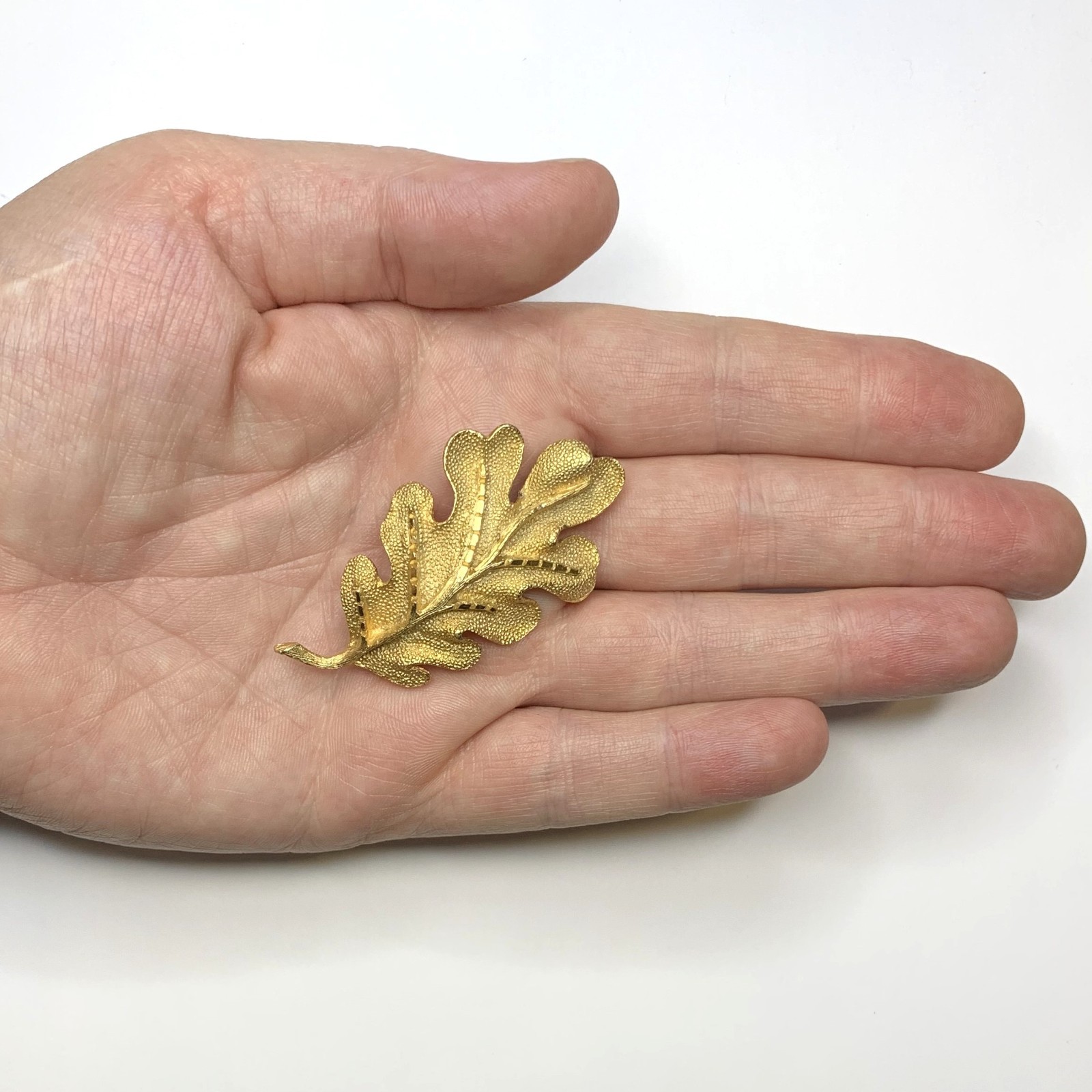 Lot of 3 Vintage Gold Tone Leaf Brooches 2.5” – 2.75”