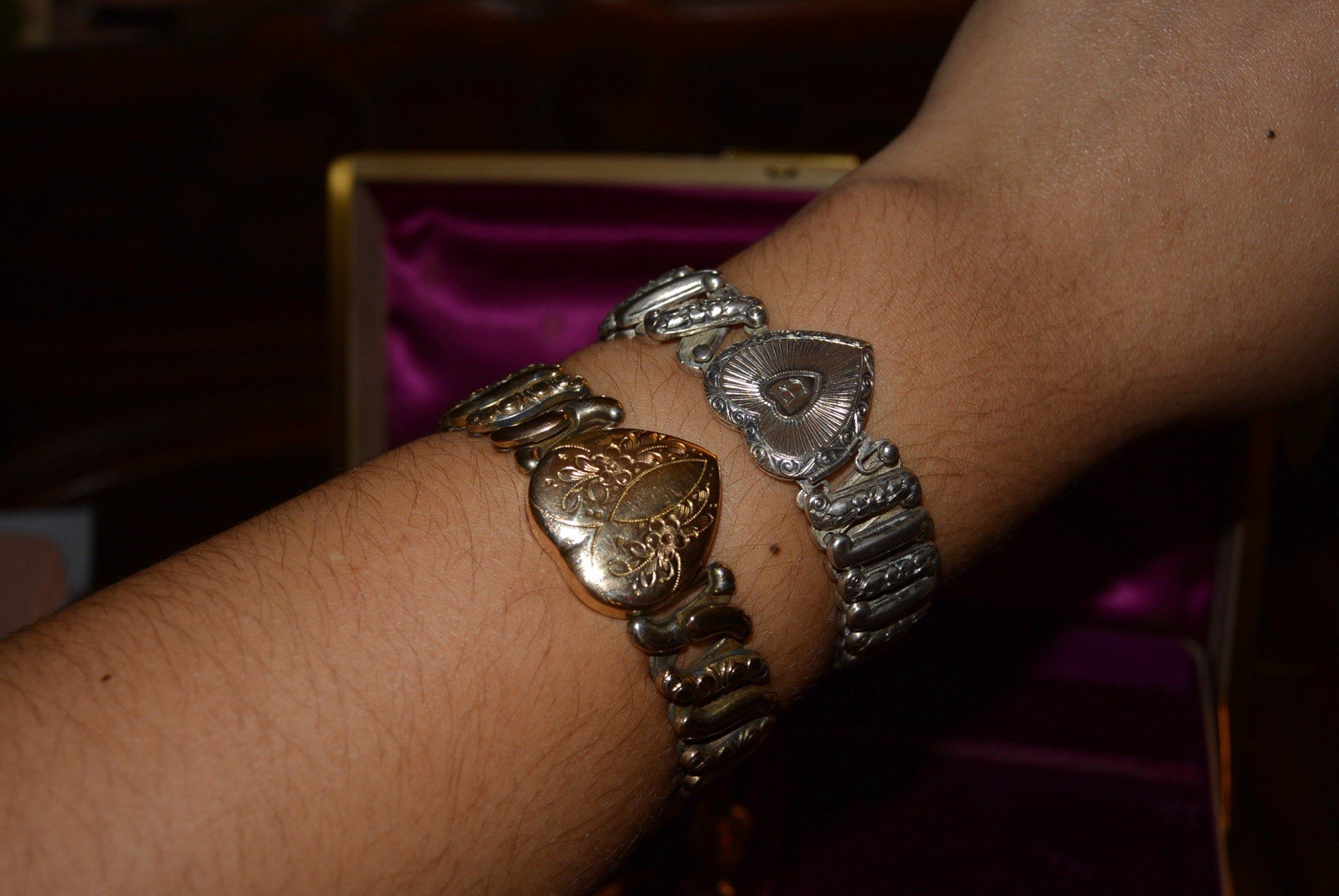Vintage sweetheart Heart expanding bracelet excellent condition.