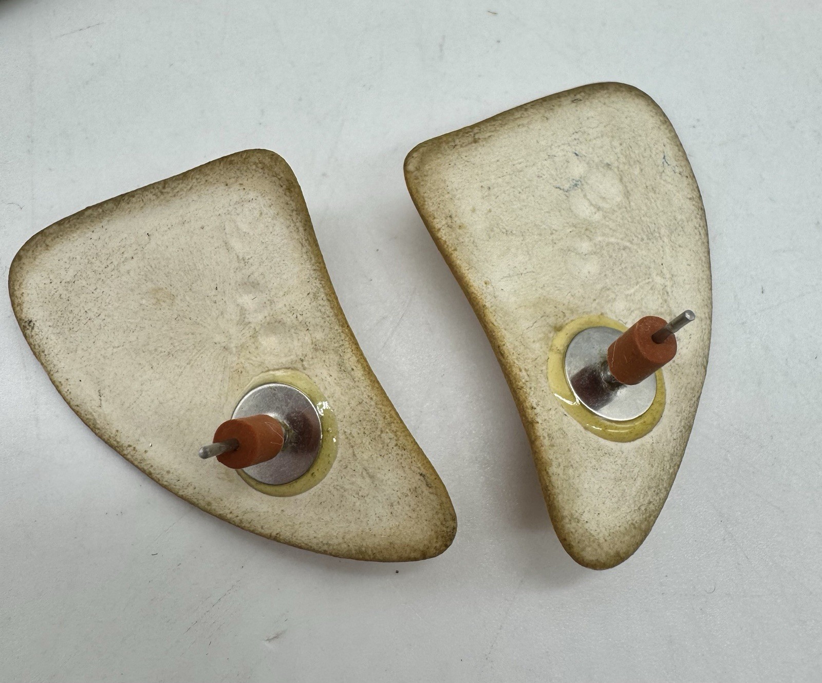 Lot of Vintage Wood ~ Clay? ~ Pierced Earrings ~ Resin Leaf Pendant 21 Pieces