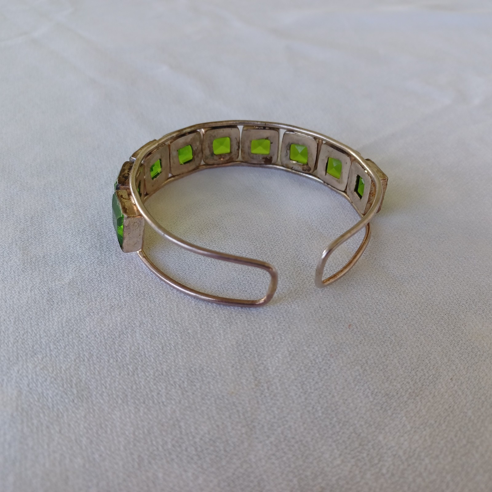 Vintage Sterling Artisan Bangle Bracelet Lge. Lime Green Square Stones 7.75″ Adj