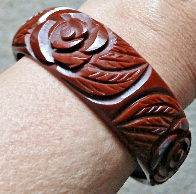 Vtg 1940’s Bakelite Bangle Bracelet Deeply Carved Brown Flower Leaves Tested