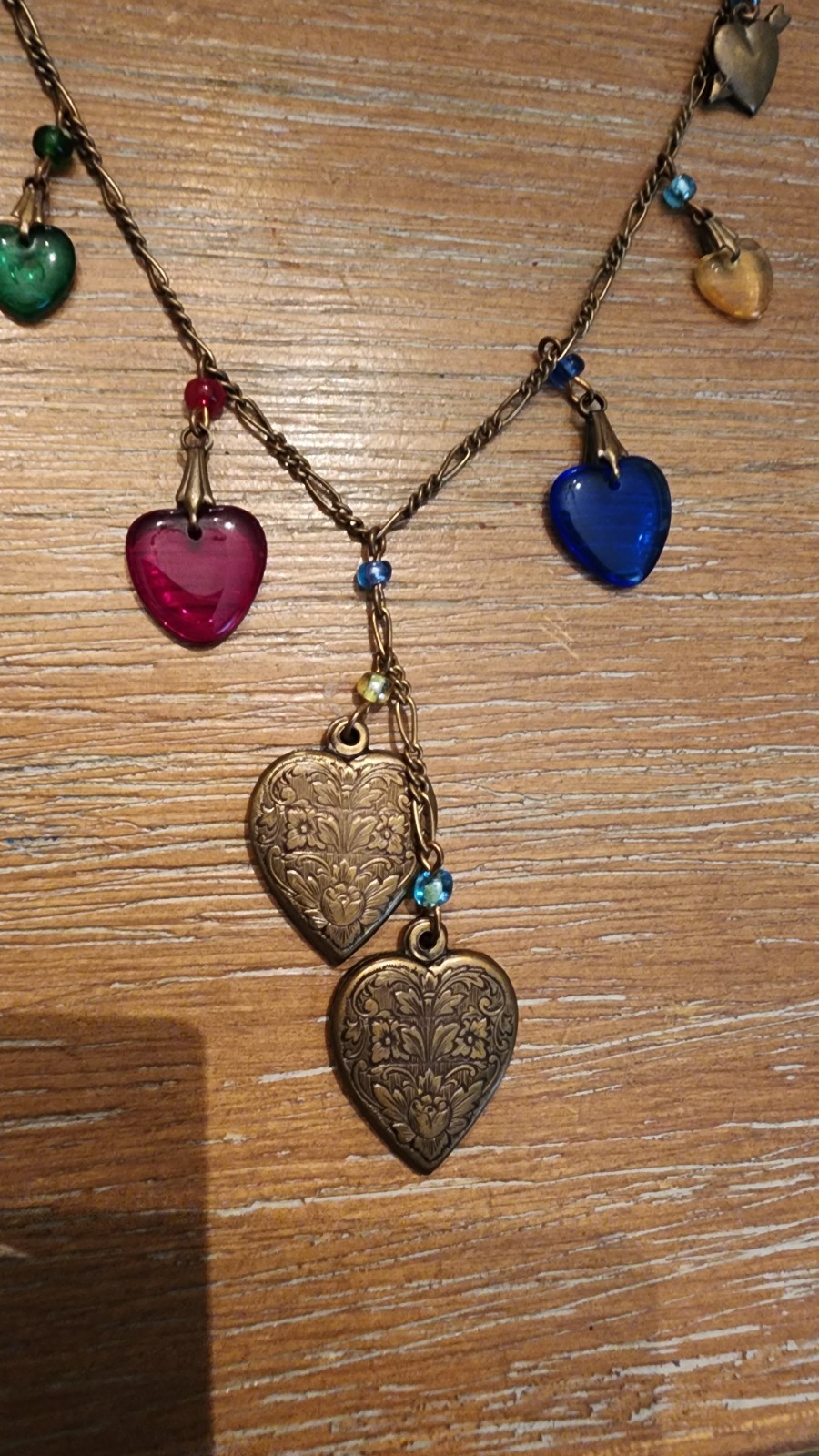 VTG Glass Works Studio G.W.S Signed Glass Hearts Charm Necklace – 42″ Length Wow