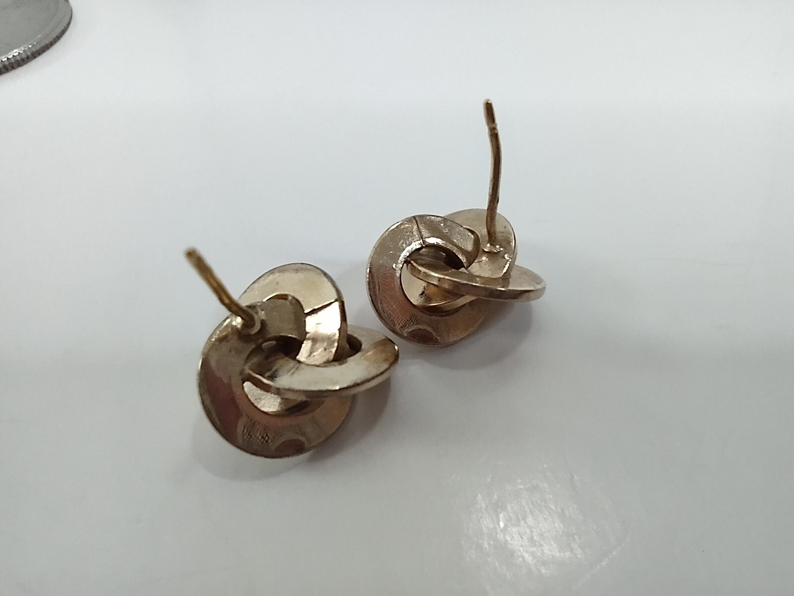 Vintage Gold Tone Knots Earrings Dainty Entwined Rings No Backs Bent Posts