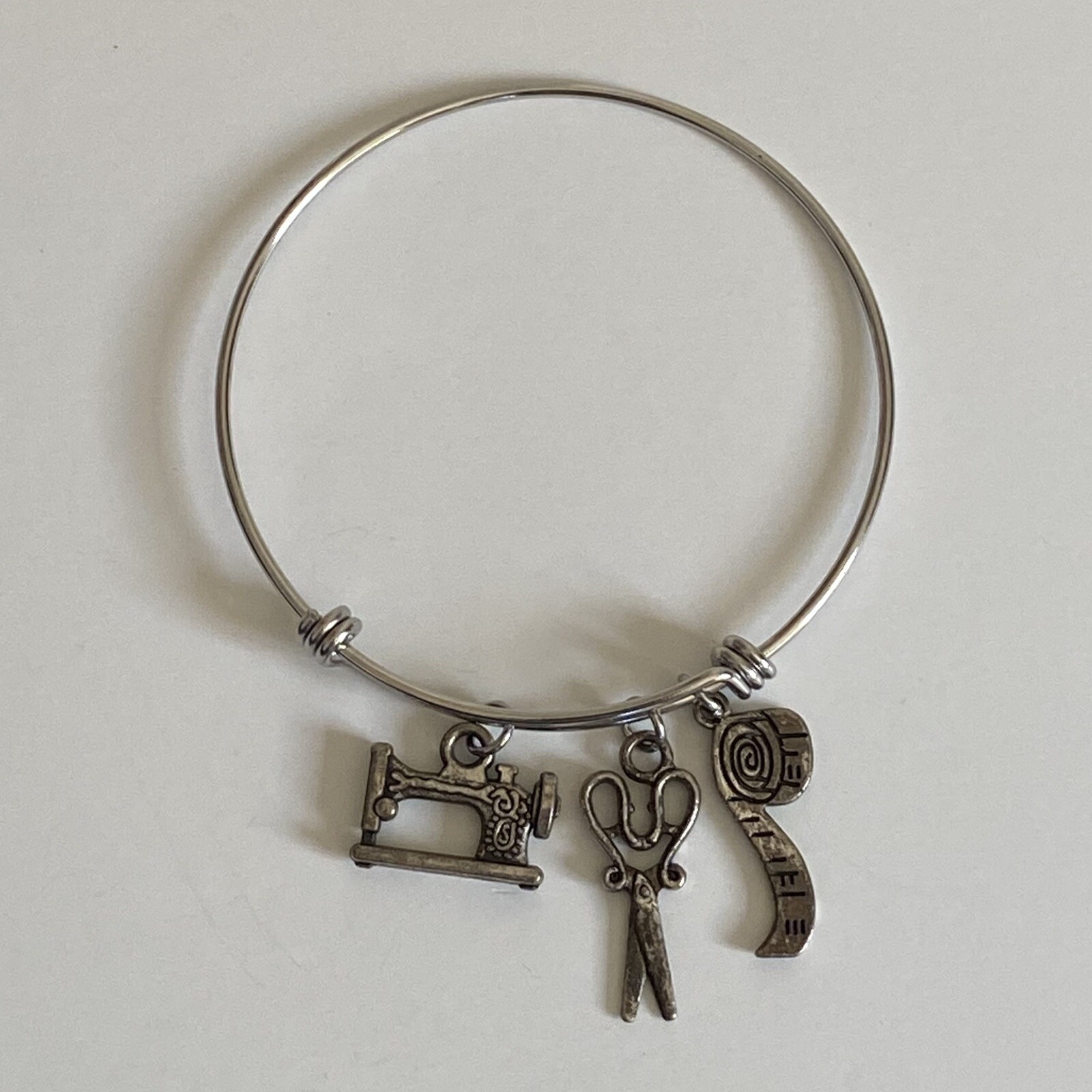 Sewing Charms Bracelet Sewing Matching Scissors Measuring Tape Silver Tone EUC