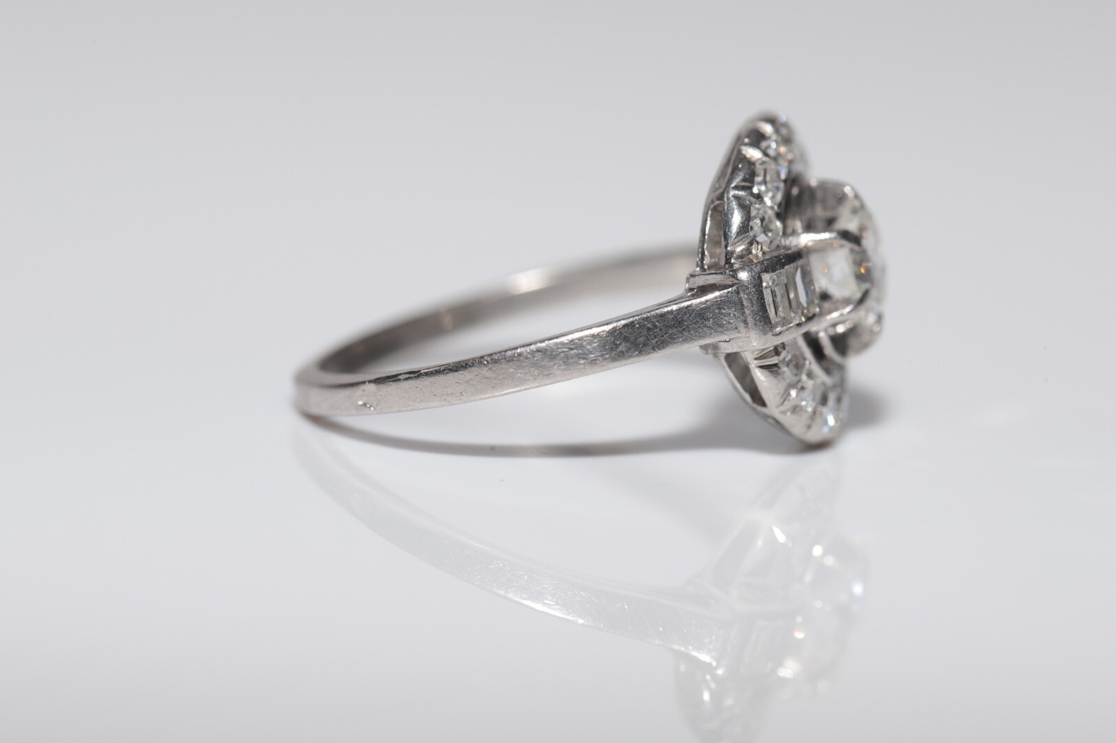 Antique Art Deco Circa 1920s 18k Gold Natural Diamond Decorated Ring