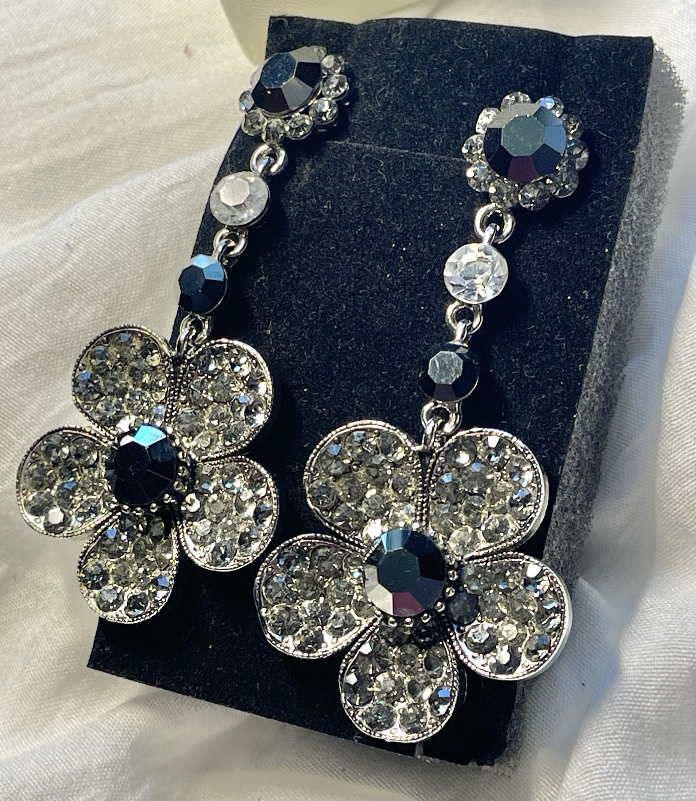 VTG RHINESTONE FLOWER Post EARRINGS SSB BLACK CLEAR PAVE DANGLE DROP SILVER Tone