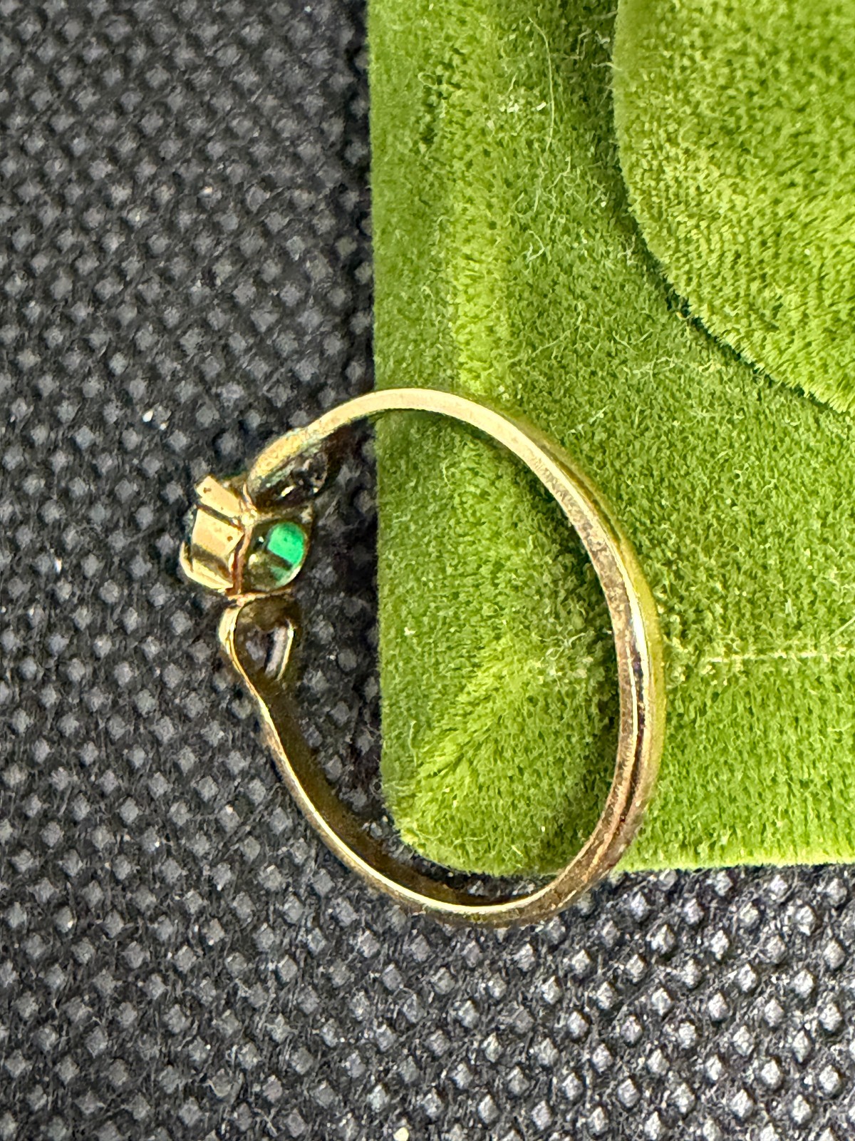 Vintage Simulated Emerald Stamped 18k HGE Ring Size 7 May Birth Stone Green