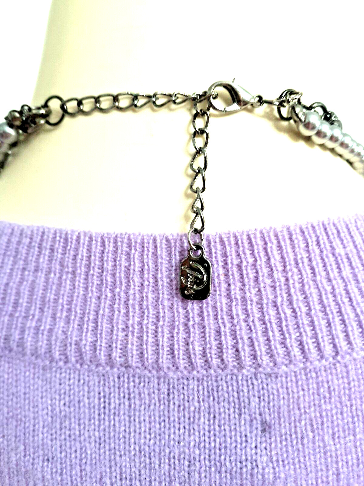 Women fashion jewelry 7 strips of gray pearls and black metal chain 20 t0 23″.