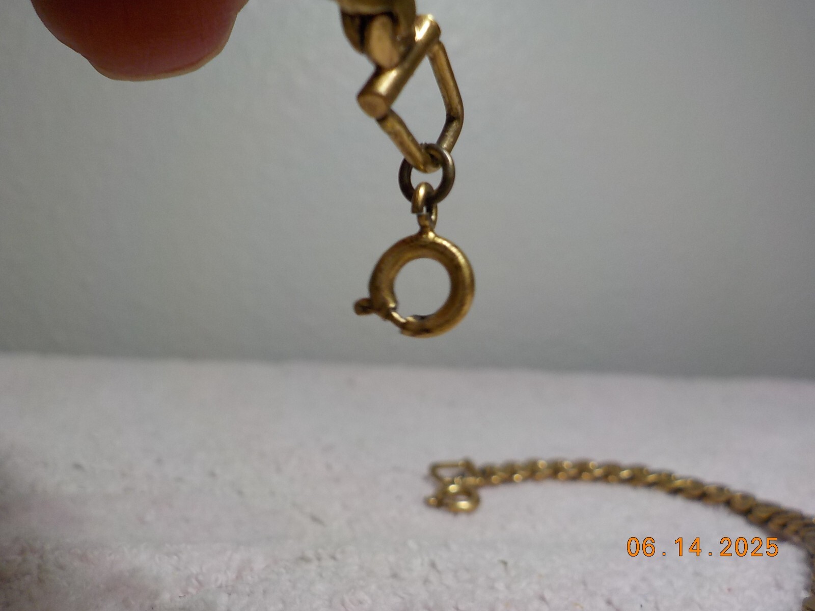 GOLDTONE FLAT S LINK CHAIN CHOKER W/LAYERED COIN DISK PENDANT & COIN ACCENTS