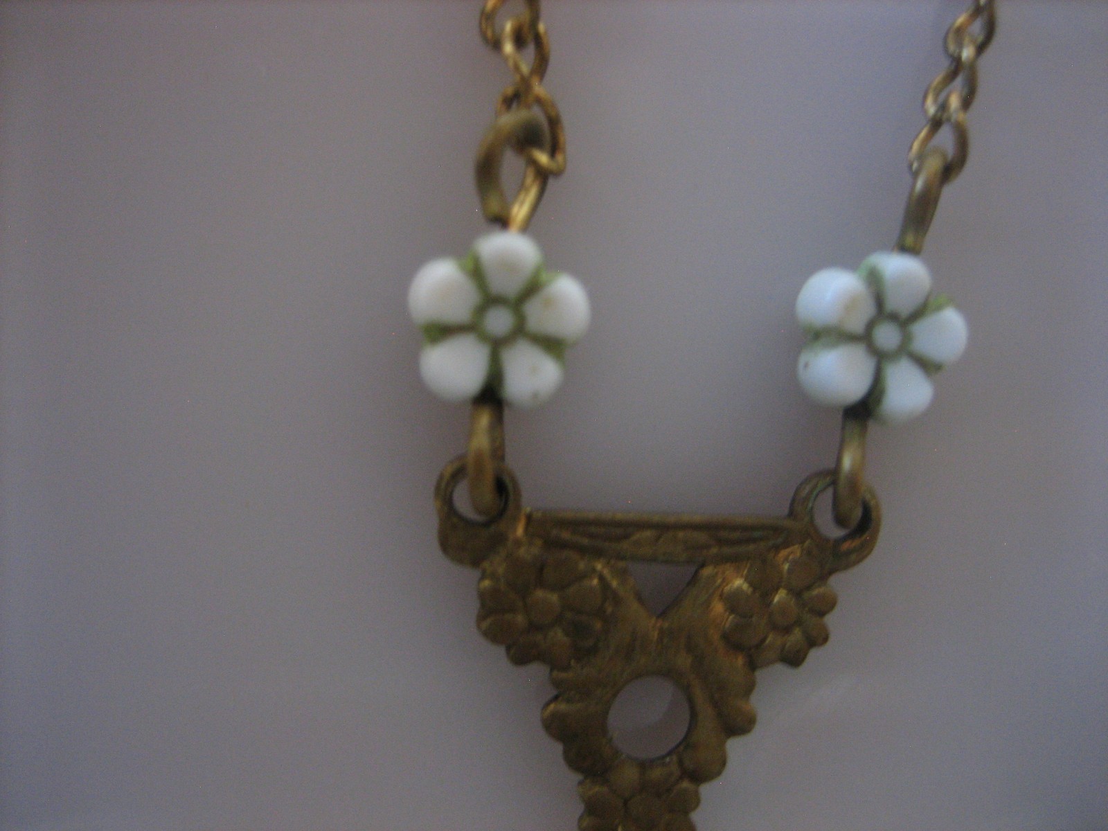Vintage Gold Tone Floral Porcelain Photo Locket Pendant Chain Necklace