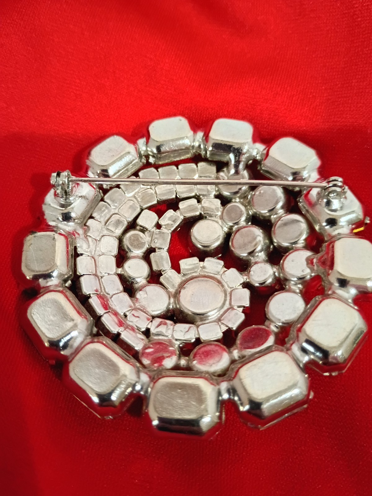 Vintage Unsigned Brooch Clear Round and Emerald Cut Prong Set Rhinestones