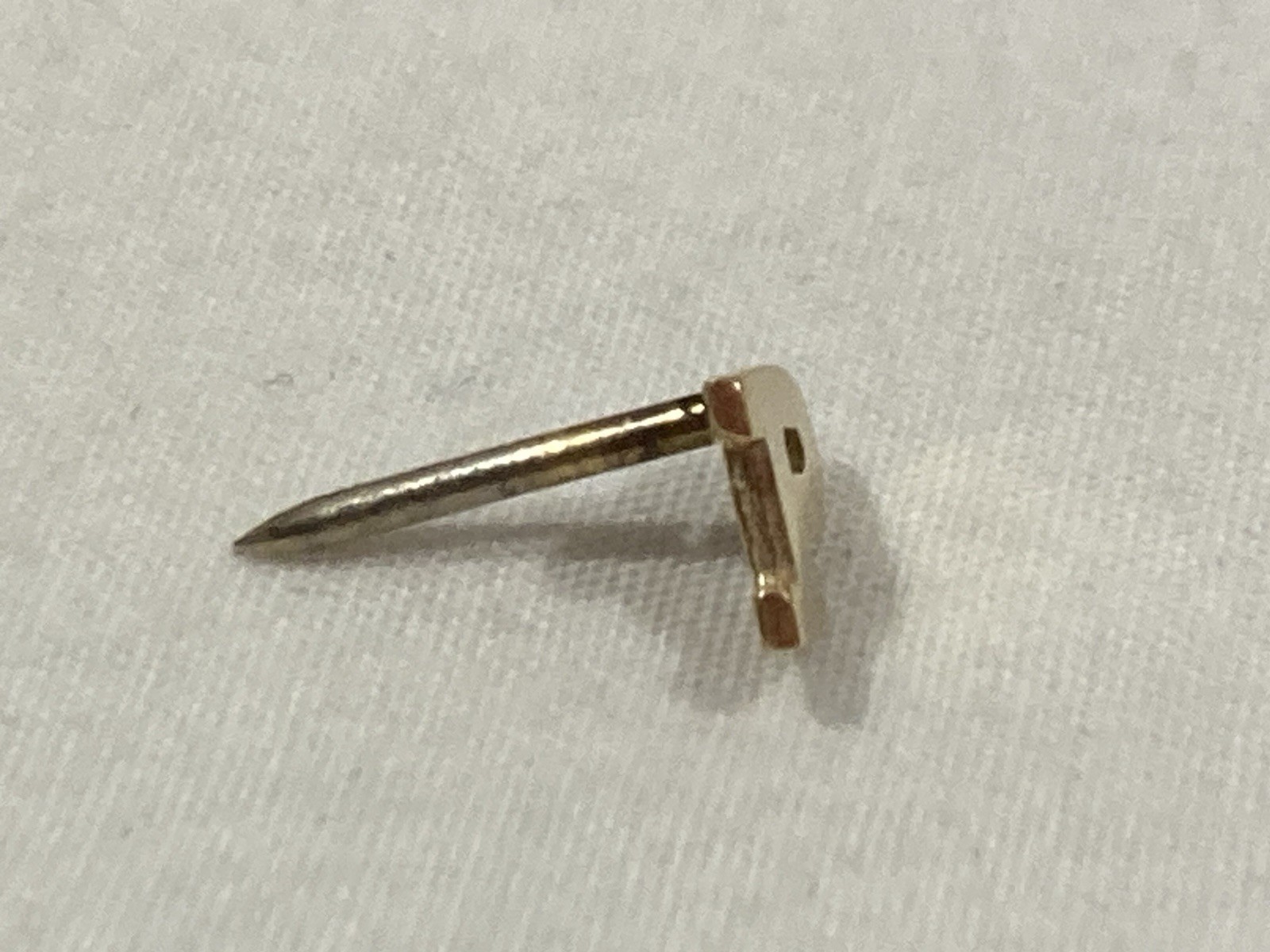 Vintage ANSON 14k Solid Yellow Gold Plain LETTER “P” TIE TAC PIN Signed 0.35g