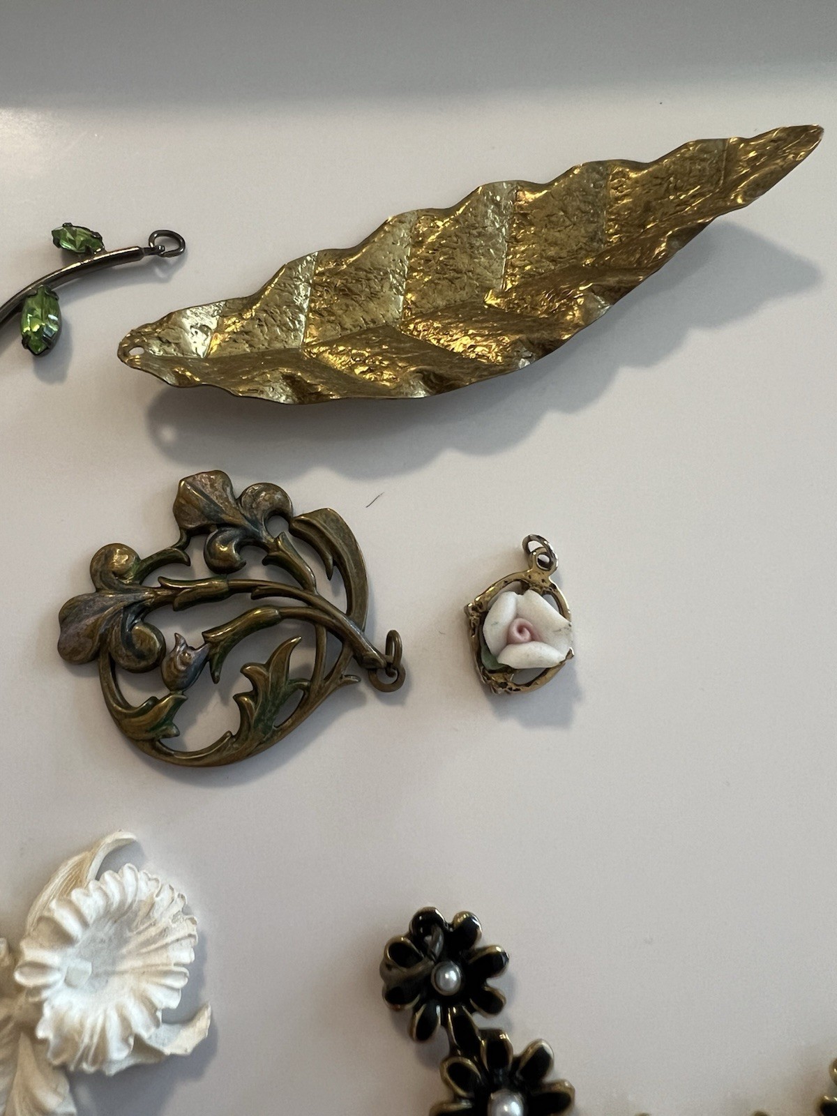 Pendant Charm Lot Resin, Metal, Enamel Flowers Leaves Jewelry Gold & Silver Tone