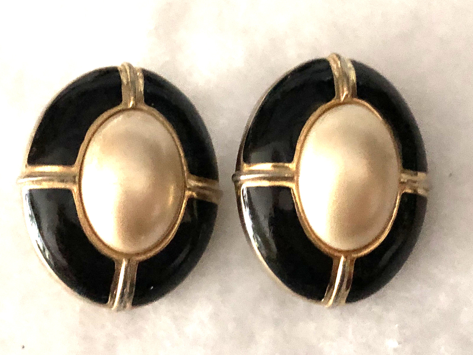 LOT OF 13 PAIRS VTG. SIGNED EARRINGS CAROLEE MONET DODD TRIFARI AND MORE