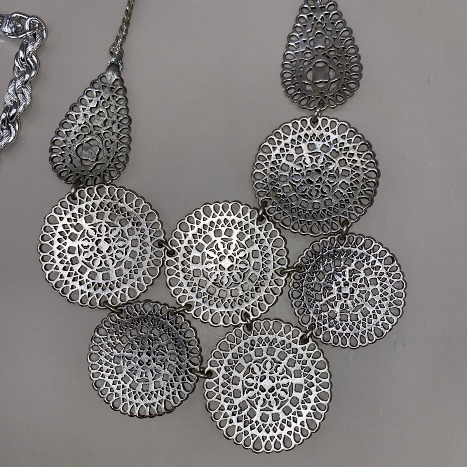 4 VTG Silver Tone Necklaces + Earrings Filigree Medallion Stella & Dot Rope GLAM