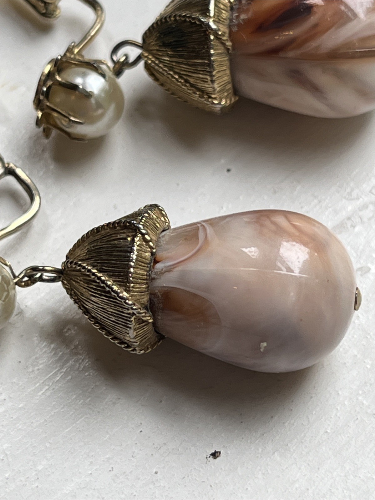Vintage Classic Coro Dangle Drop Pearl Cabochon Swirled Lucite Clip On Earrings