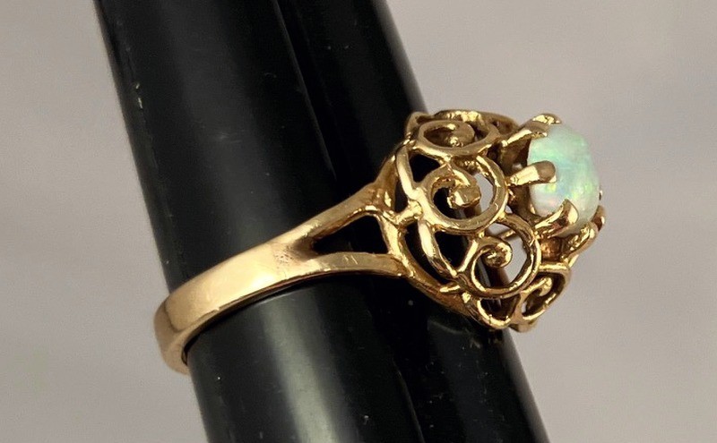 Vtg 14k Yellow Gold Opal Filigree Ring Size 6, 2.6 Grams, Raised Setting OOAK!