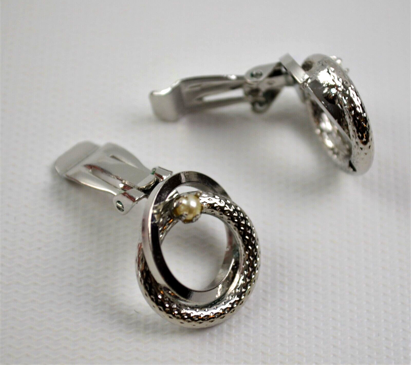 Vintage Silver Tone Clip On Earrings 2 Circles with Faux Pearl About 1″ Across