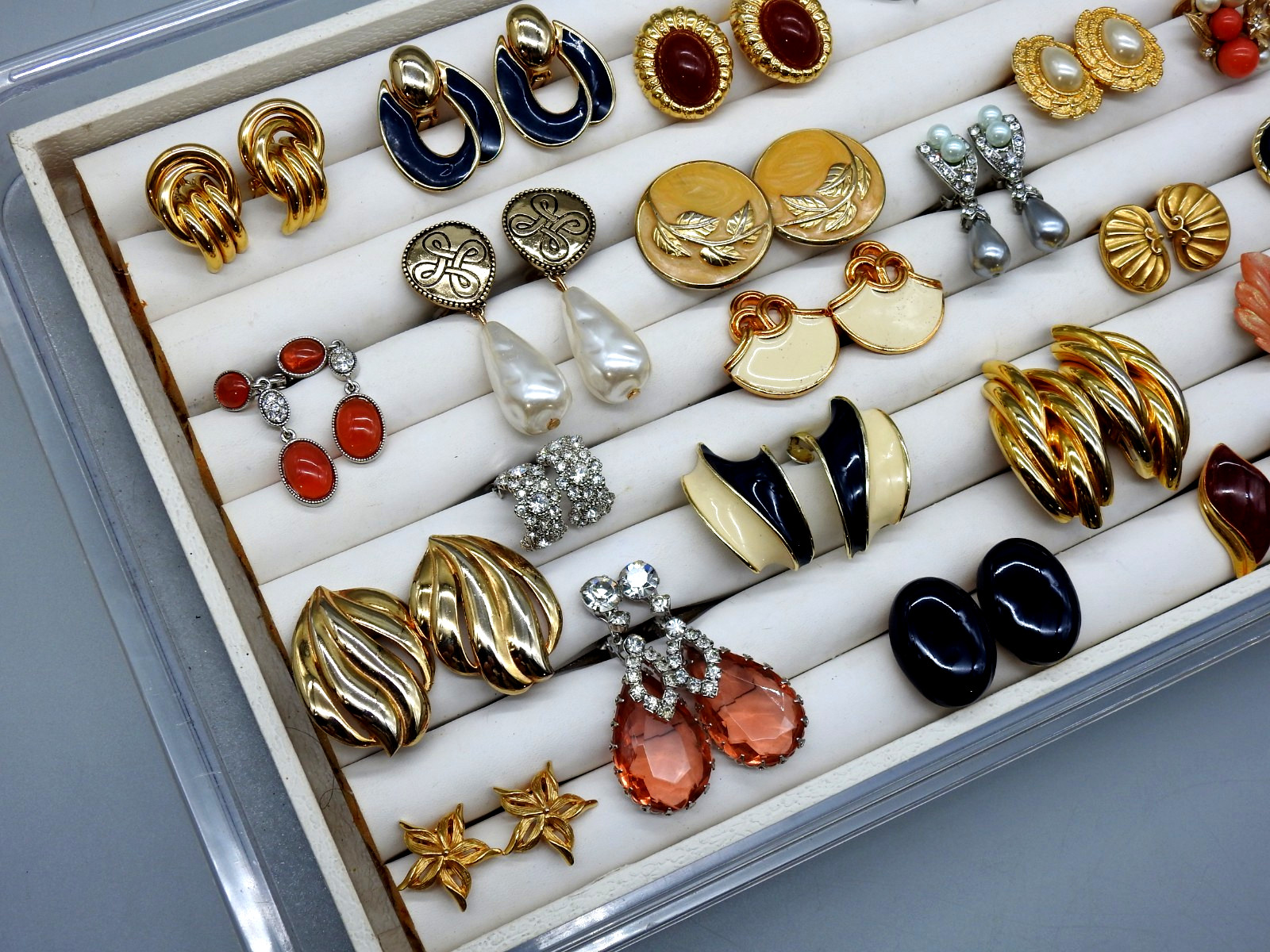Vintage Now Lot Chunky Statement Clip Earrings 80’s Costume Gold Tone Enamel