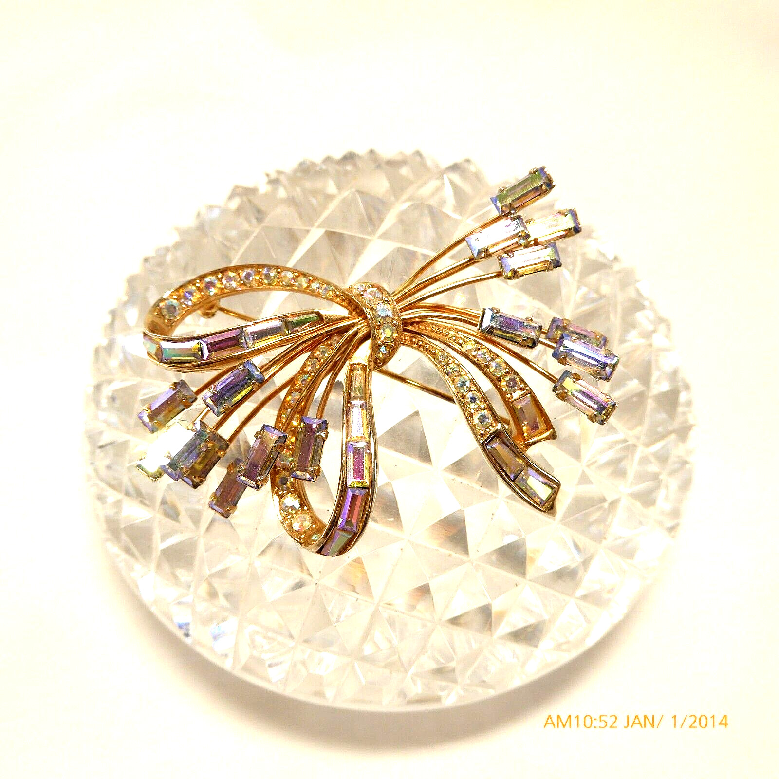 VINTAGE EMERALD CUT AB RHINESTONE BROOCH AND EARRINGS