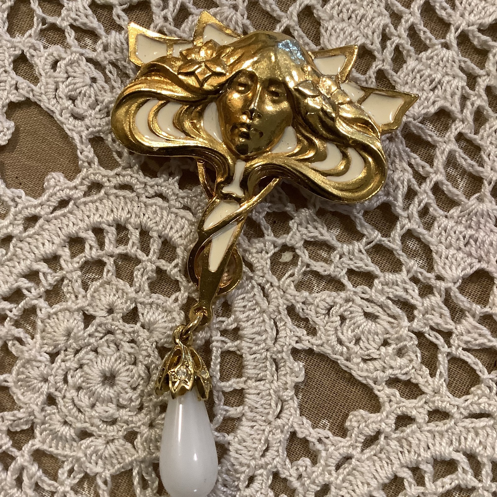 Fairy whimsical Gail Schubert Art Nouveau fantasy goddess gold vintage brooch 3″