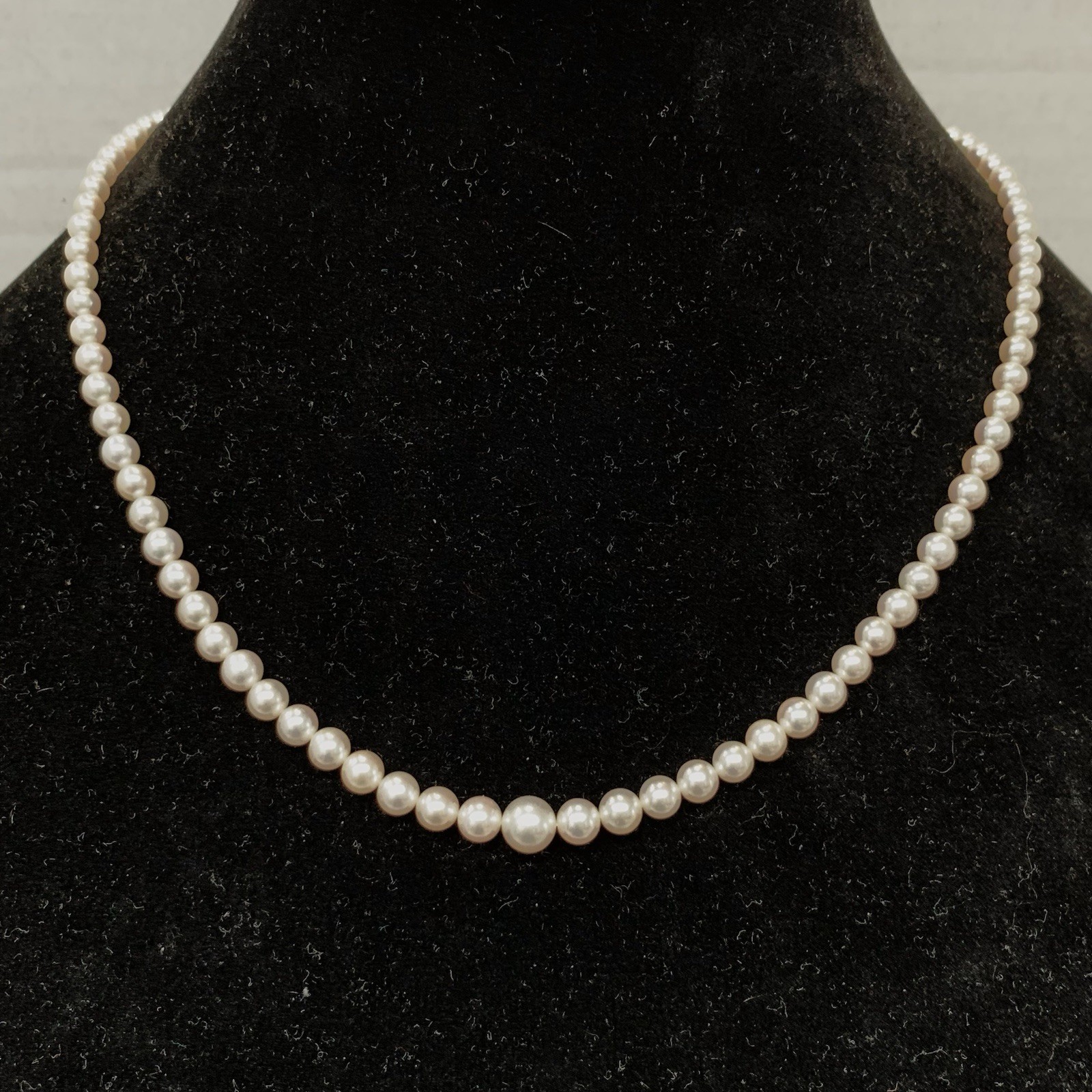 Mikimoto Akoya Pearl Necklace Strand Graduated Hi Luster VTG Japan Silver 18”