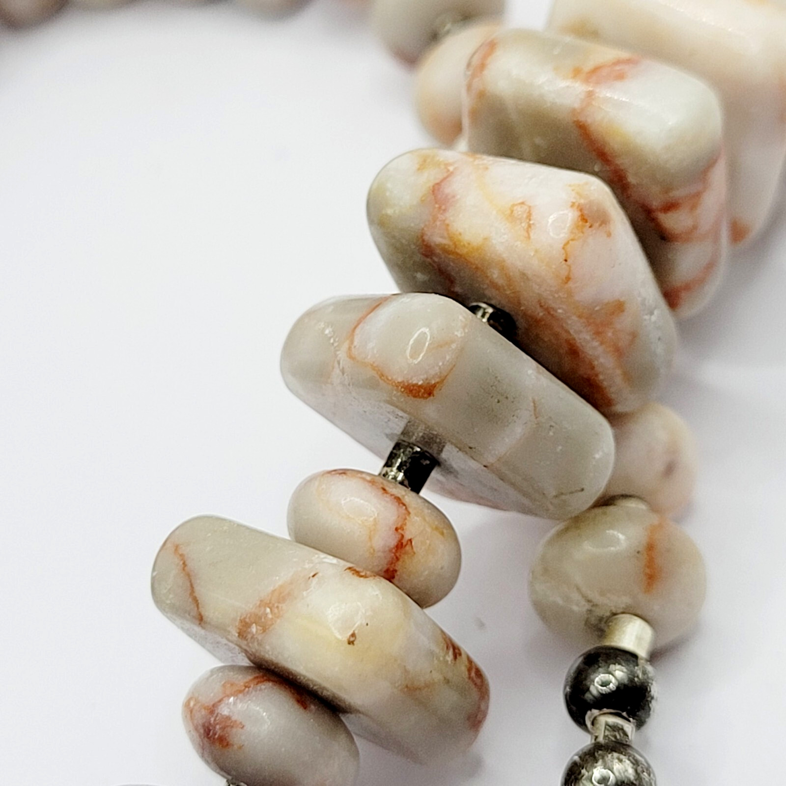 Southwest Style Crafted Brown Hued Jasper with White Quartz Silver Tone Necklace