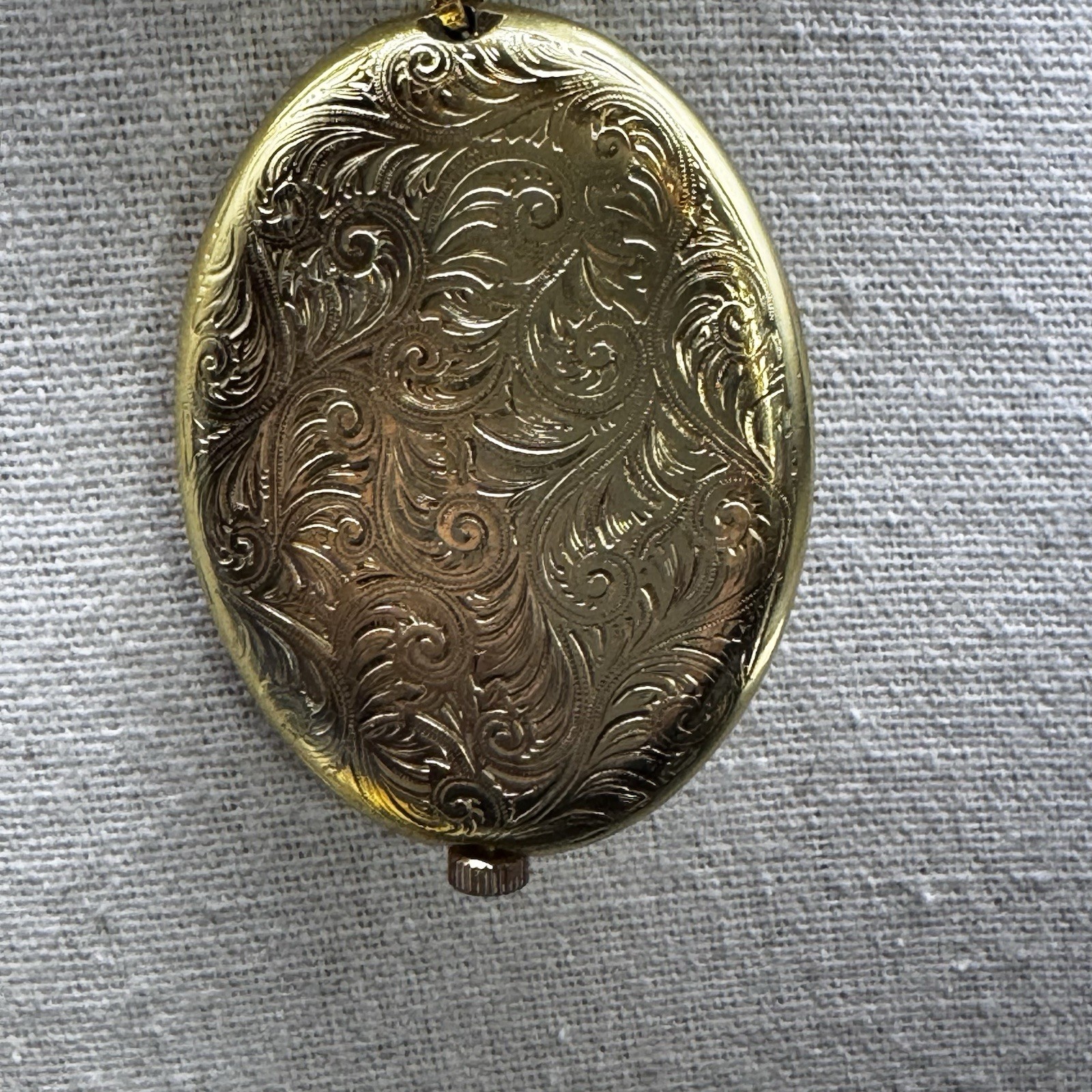 Vintage Endura Oval Pendant Watch Necklace Gold-Tone Engraved Roman Numerals