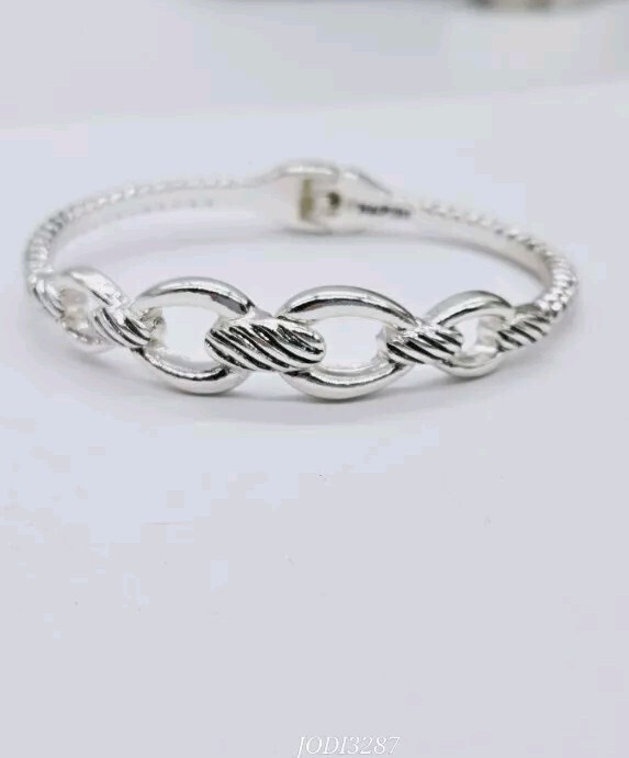 Napier Hinged Bangle bracelet Silver tone One Size OSFM Vintage