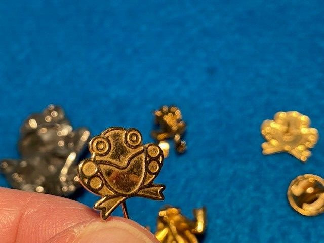 Vintage Frog Pin lot of 6 – Pin, stickpin all metal – 60’s 70’s 80’s