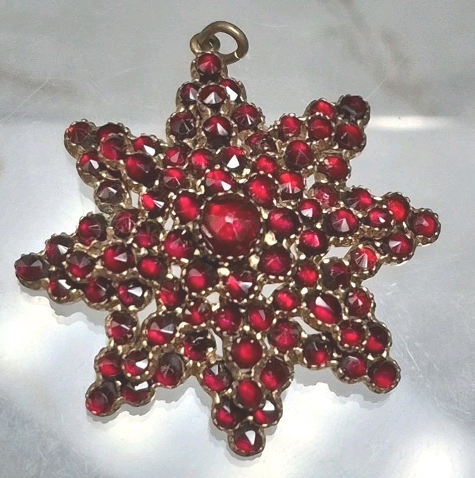 Antique Victorian Bohemian Rosecut Garnet Unmarked Gold Filled Starburst Pendant