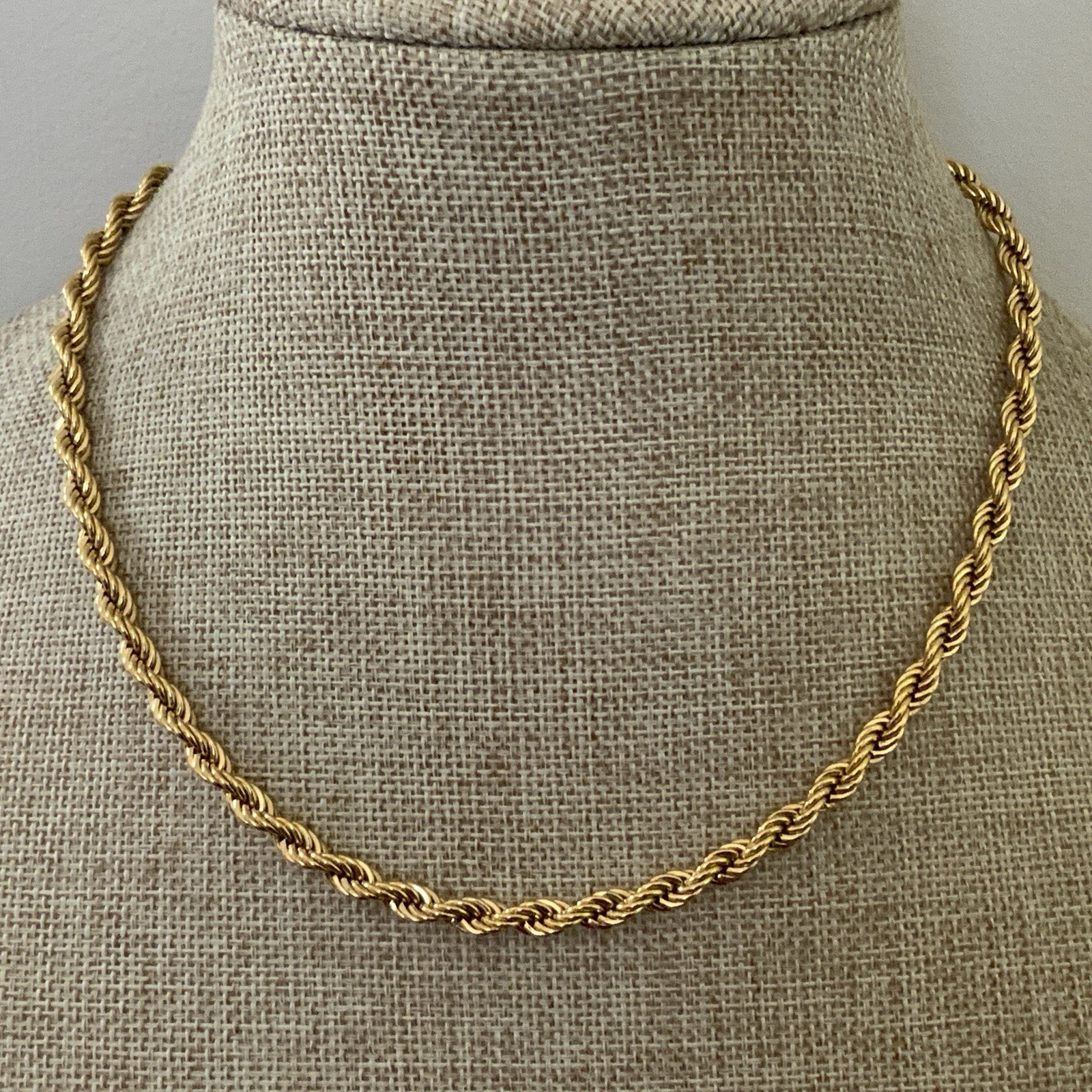Vintage MONET signed twisted rope chain necklace classic every day style
