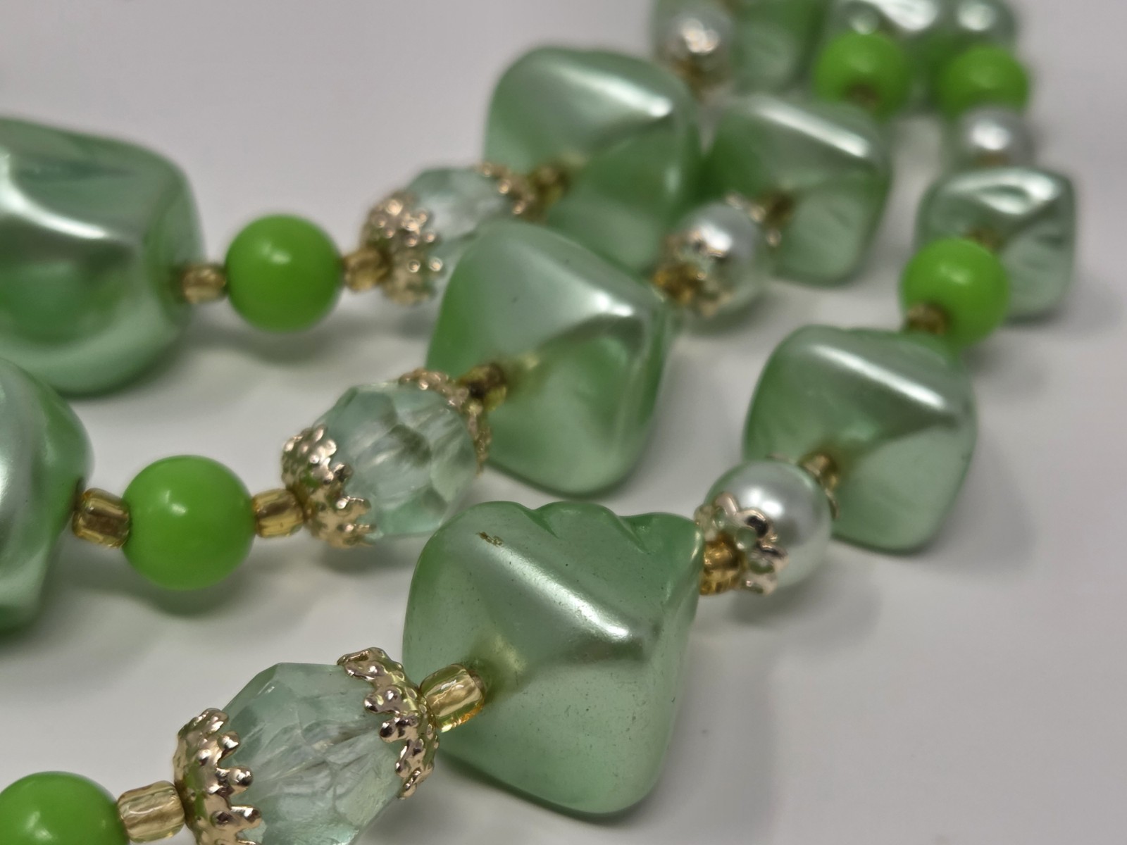 Sea Foam & Lime Green Triple Strand Beaded Necklace Vintage Faux Pearl 15 – 17″