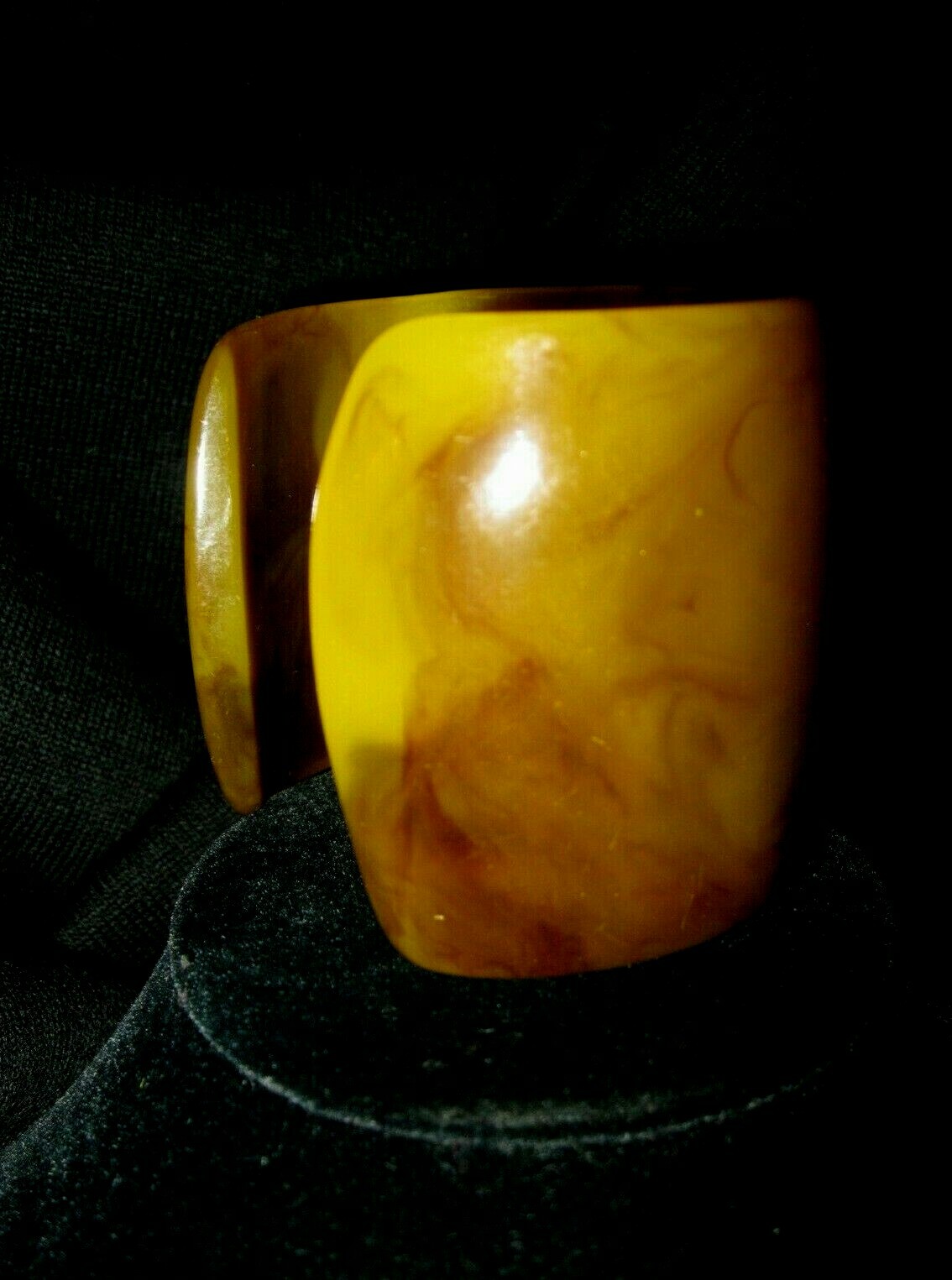 2-3/8″ Caramel Warm Olives Browns Spanish Moss Agate Marbled Horn Bakelite Cuff