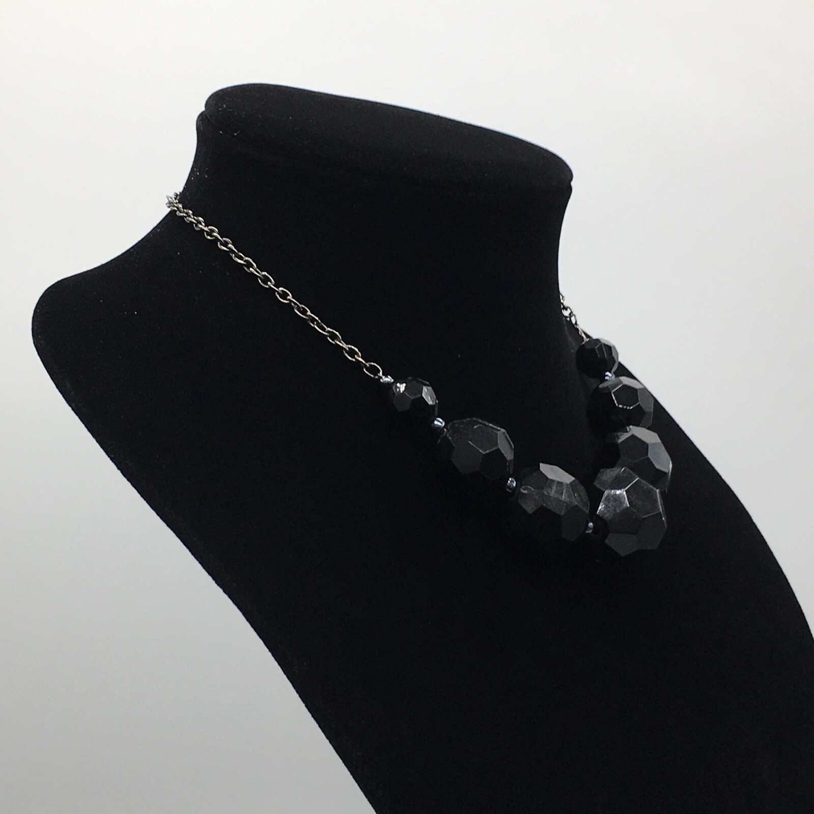 Silver Tone Graduated Faceted Acrylic Black Beaded Necklace 16”