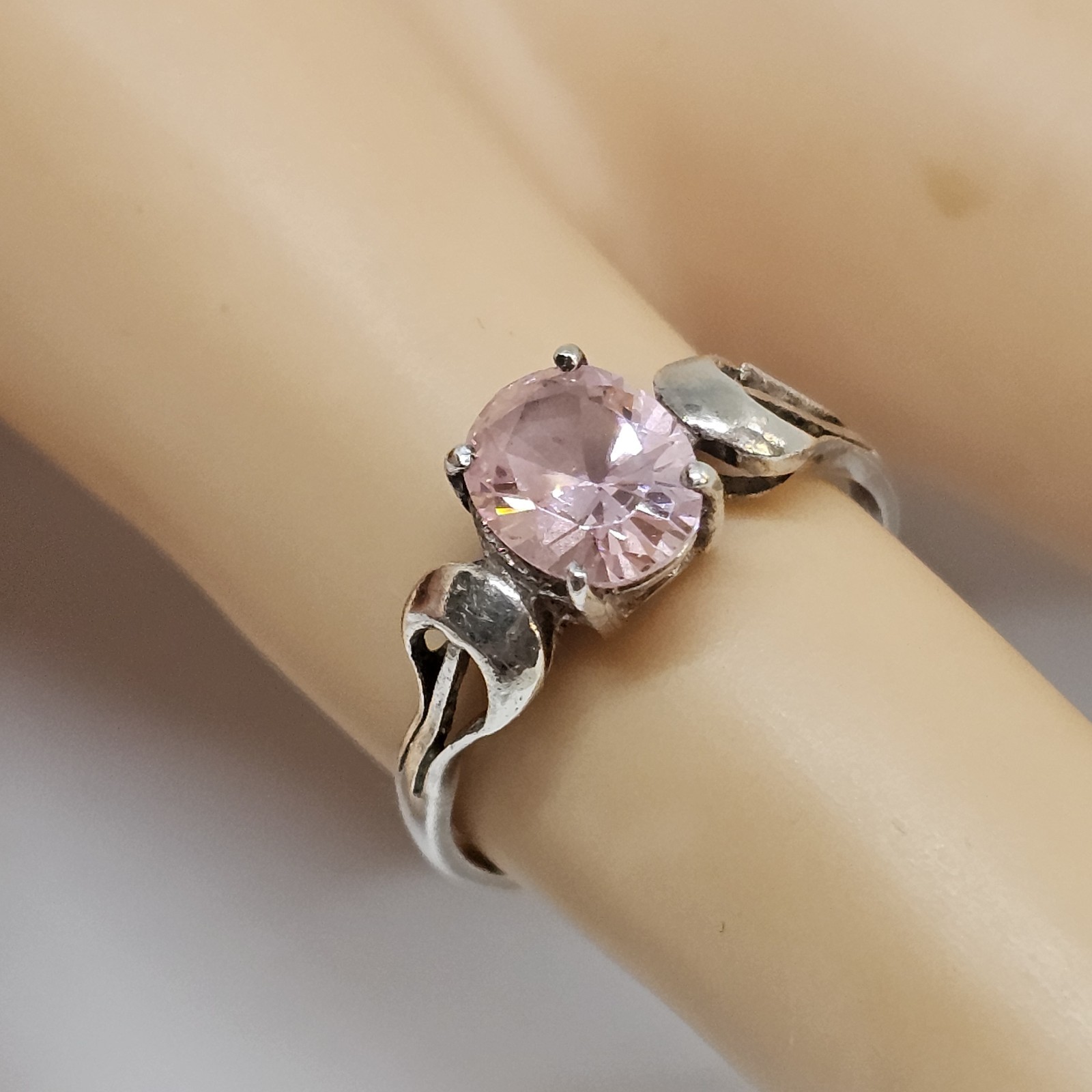 925 Sterling Silver Ring Size 6.5 Pink Crystal Oval Stone Vintage Jewelry