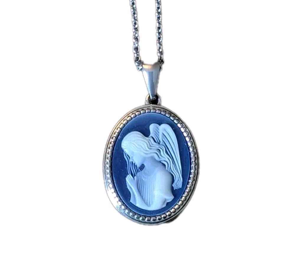 Guardian Angel Pendant Necklace, Size 18 in