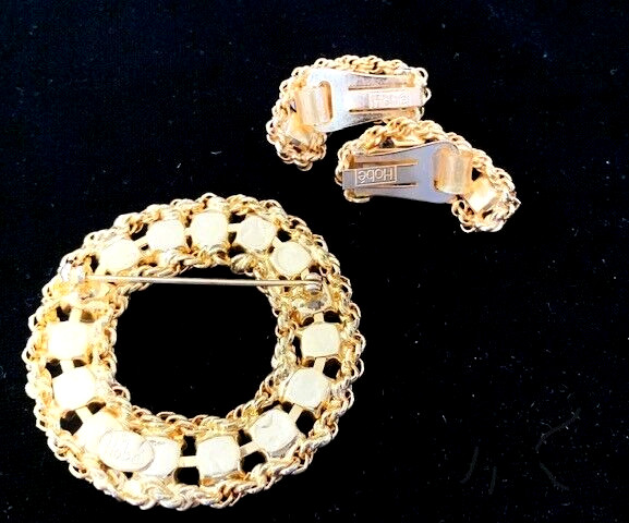 Vintage Signed HOBÉ Circle Gold Tone Chain Faux Pearl Pin Brooch Earrings Set