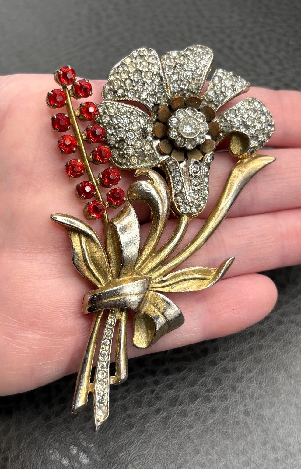 Vintage Gold Tone Pot Metal Rhinestone Red Flower Bouquet Brooch Pin READ
