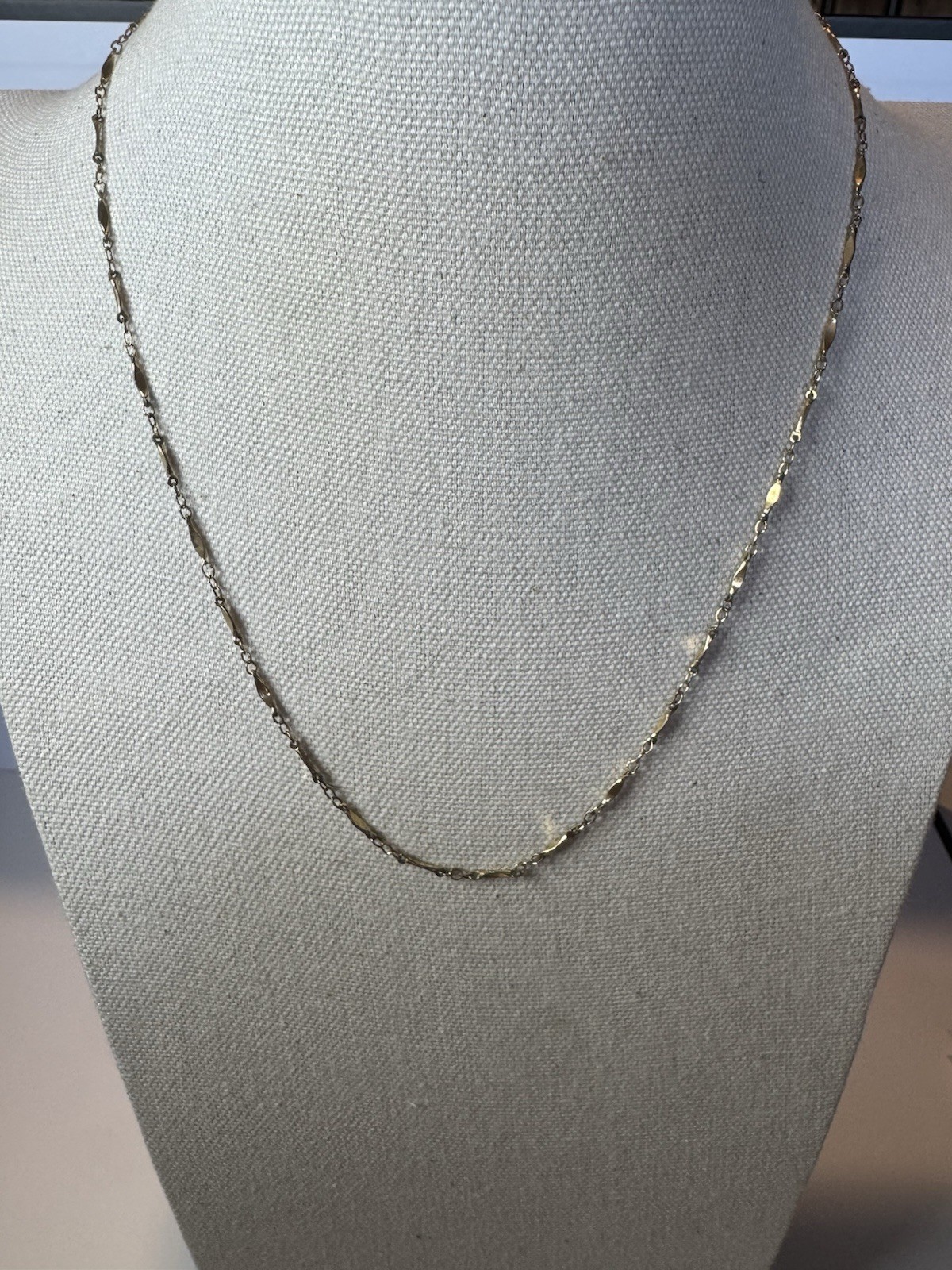 VTG Signed Sarah Coventry Gold Tone Fancy Link Station Chain Necklace Marquise