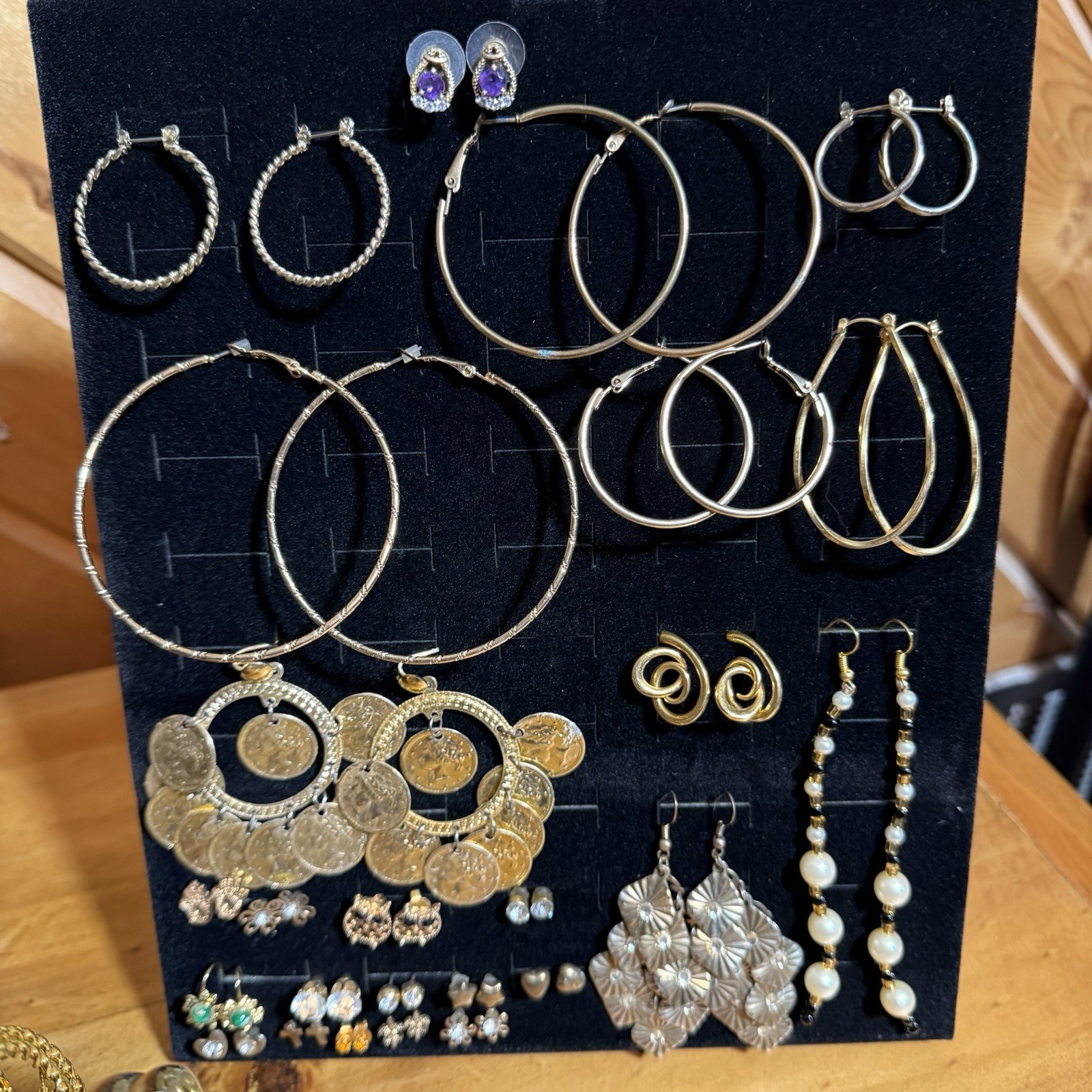 107PC LOT VTG-MODERN JEWELRY L GOLD TONE FEW SIGNED DARIA/GAY BOYER/ETC WEARABLE