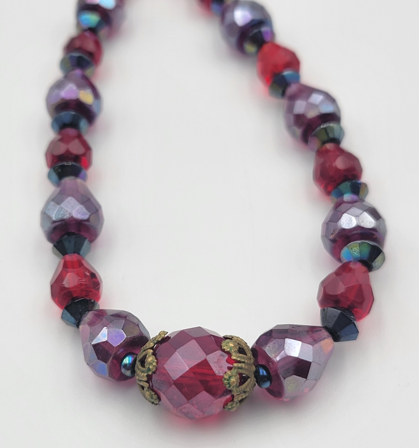 Vintage Red & Iridescent Purple Glass Faceted Bead Necklace 16″