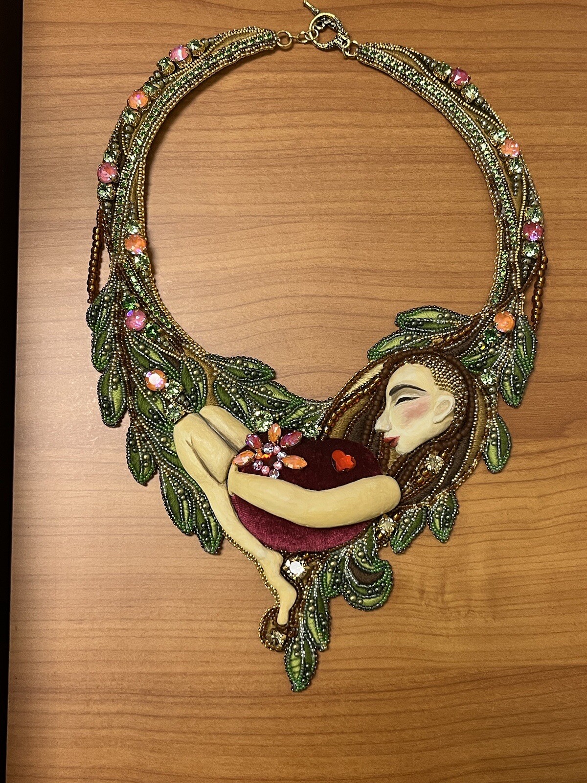 necklace silver tone, bunch of grapes, Swarovski crystals. new. hand made.