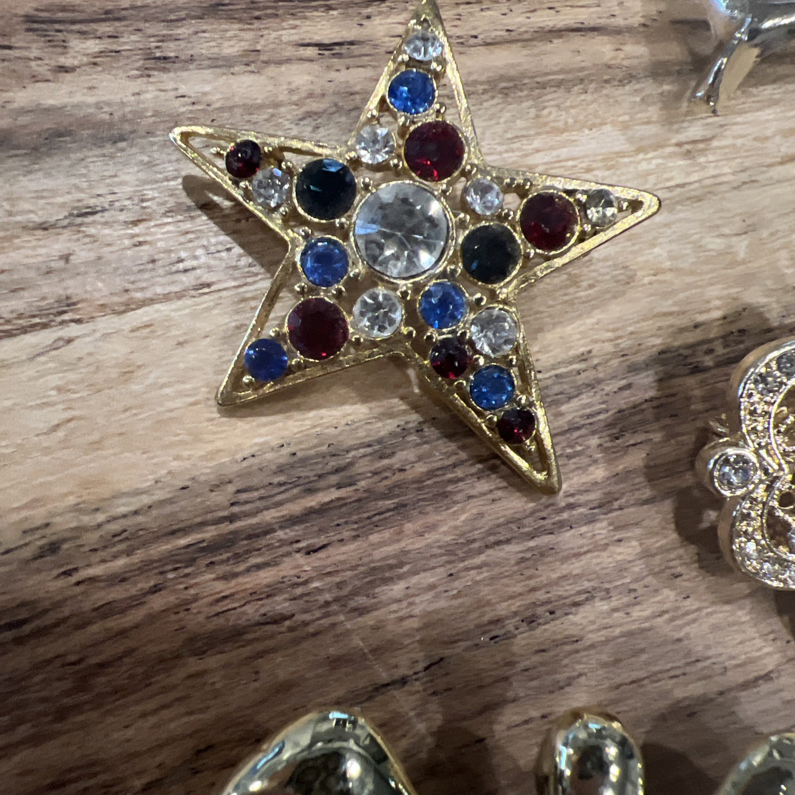 Set Of 12 Brooches Different Styles