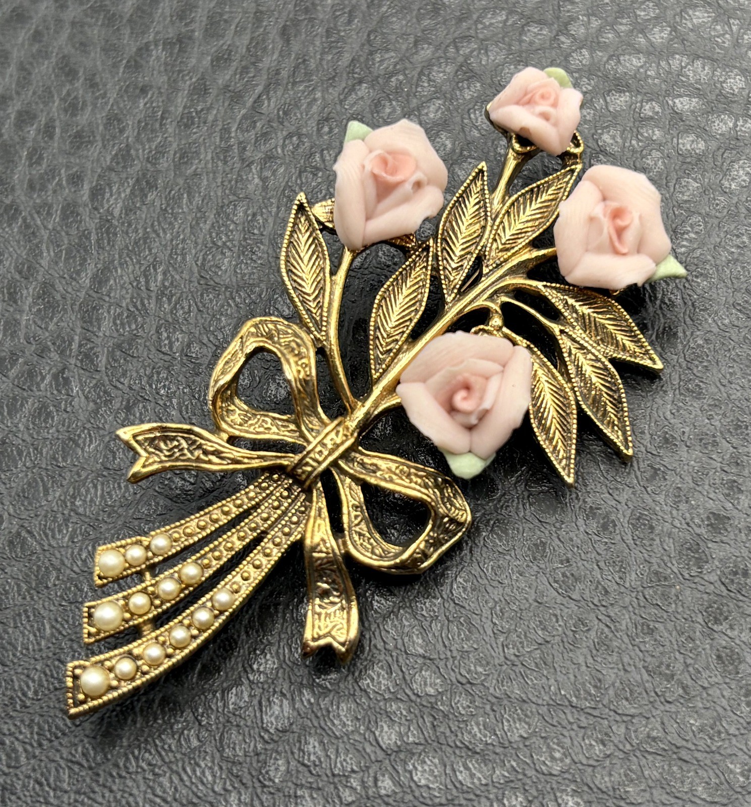 Vintage 1928 Brand Gold Tone Floral Bouquet Brooch Pin Pink Porcelain Roses