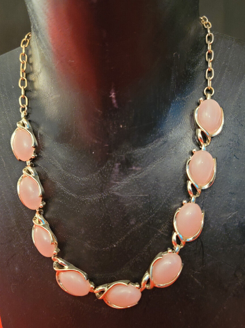 UNIQUE PINK – PEACH STONES – 17″ GOLD NECKLACE AND DANGLING CHAIN – HOOK CLASP