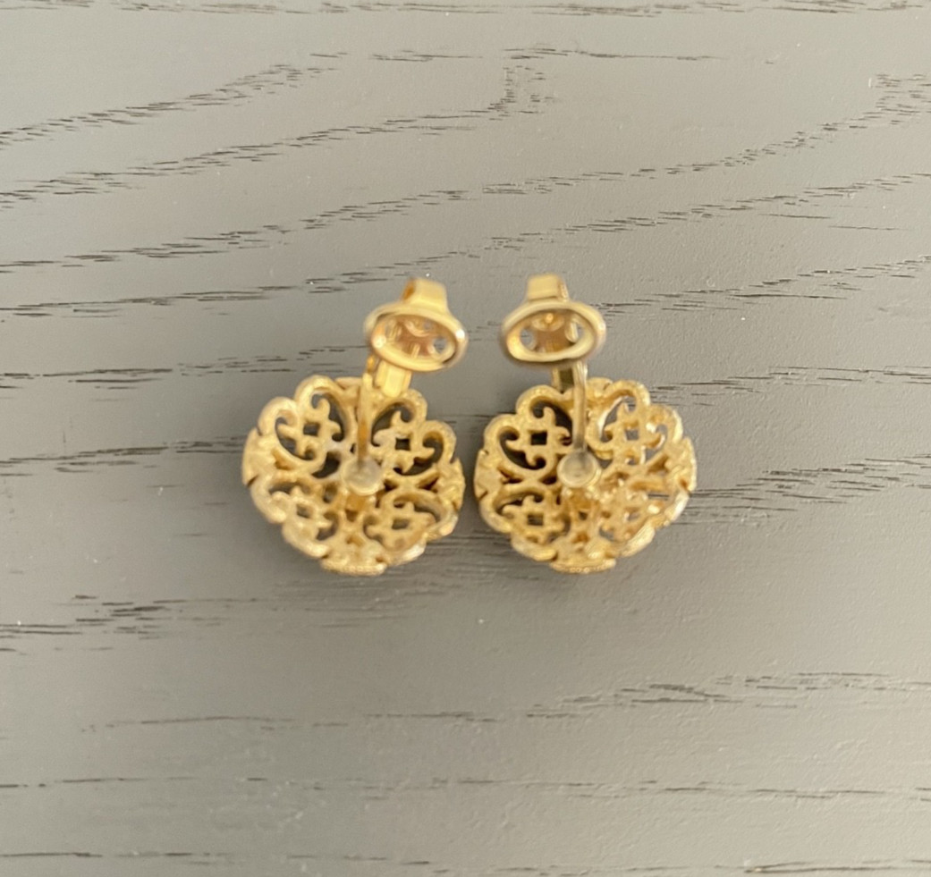 Vintage Avon Precious Pretenders Clip On Earrings Gold Tone Filigree 1971